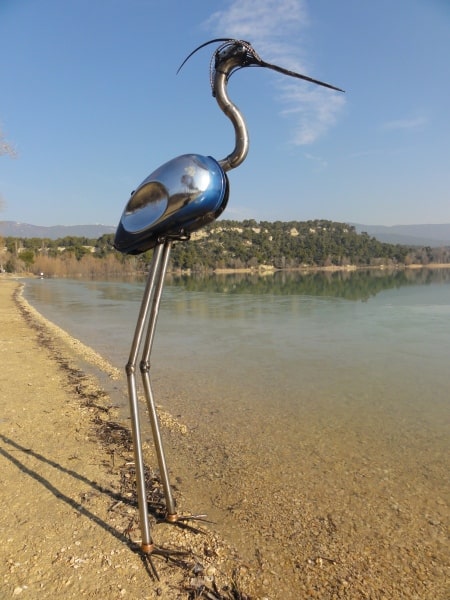 réalisé à partir d'un réservoir de moto peugeot récupéré