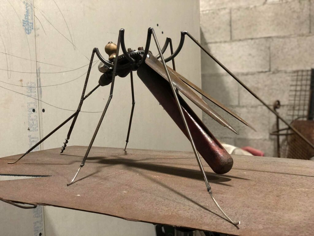 Le moustique qui mouline - 60 cm par 30 cm - 350 €